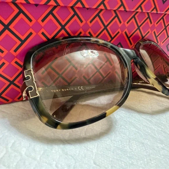 Tory Burch Brown Tortoise Sunglasses - Picture 3 of 3